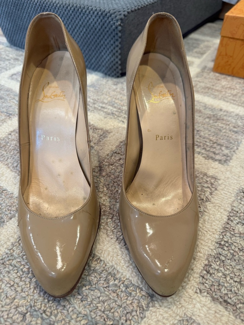 Christian Louboutin Beige Patent Leather Pointed-Toe Pumps with Red Sole - Picture 2 of 7